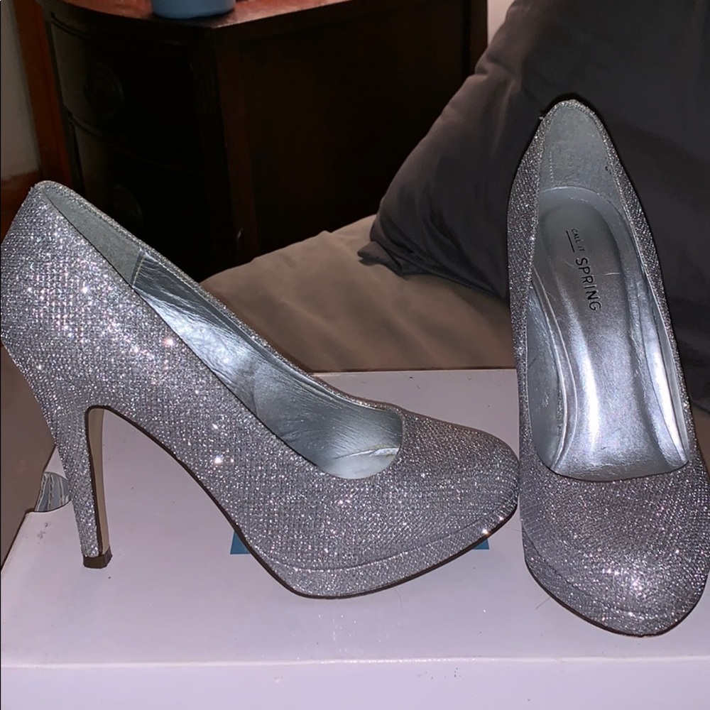 Silver Sparkle Pumps